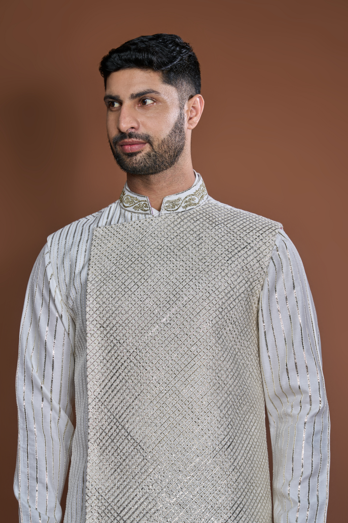 Off white thread textured bandi kurta set