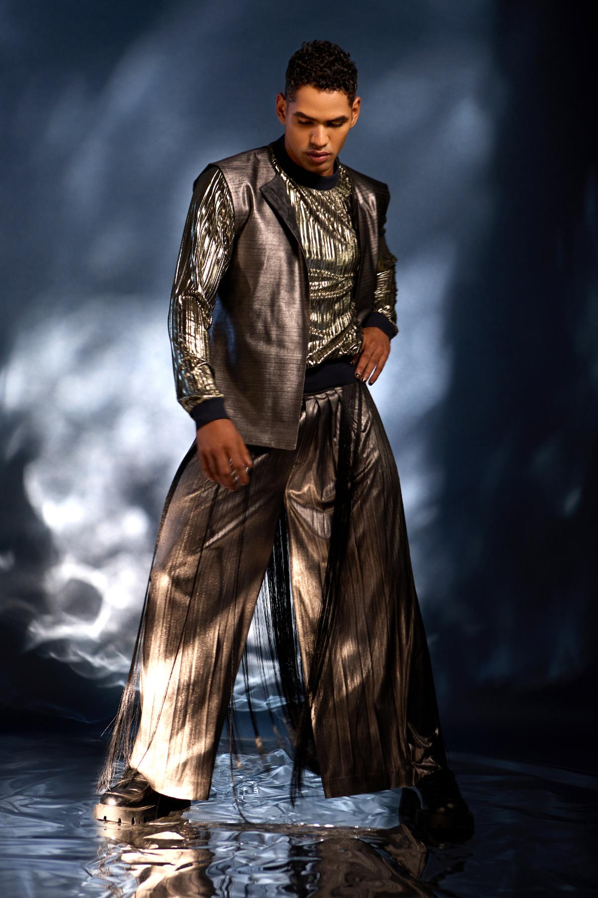 Silver jacket with pullover and pants