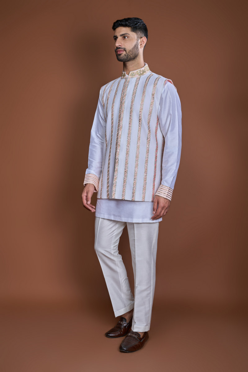 Off white peach zari textured bandi kurta set