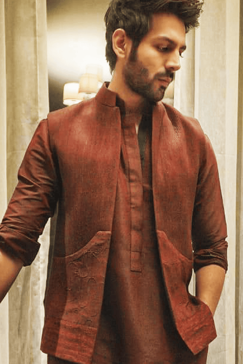 Kartik Aaryan In Maroon bandi jacket with kurta set - Kunal Anil Tanna