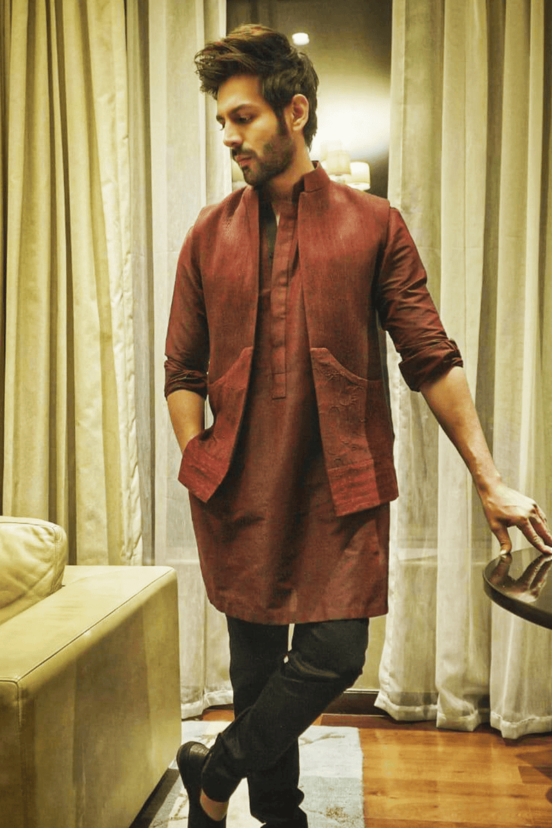 Kartik Aaryan In Maroon bandi jacket with kurta set - Kunal Anil Tanna