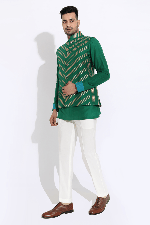 Dark green bandi with kurta and off-white aligarhi - Kunal Anil Tanna